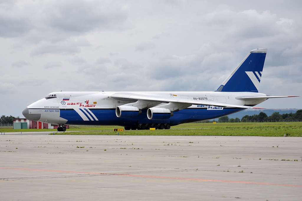 Antonov 124-100 RA-82075, Polet Cargo Airlines, Ostrava (OSR/LKMT), 17.08.2010
