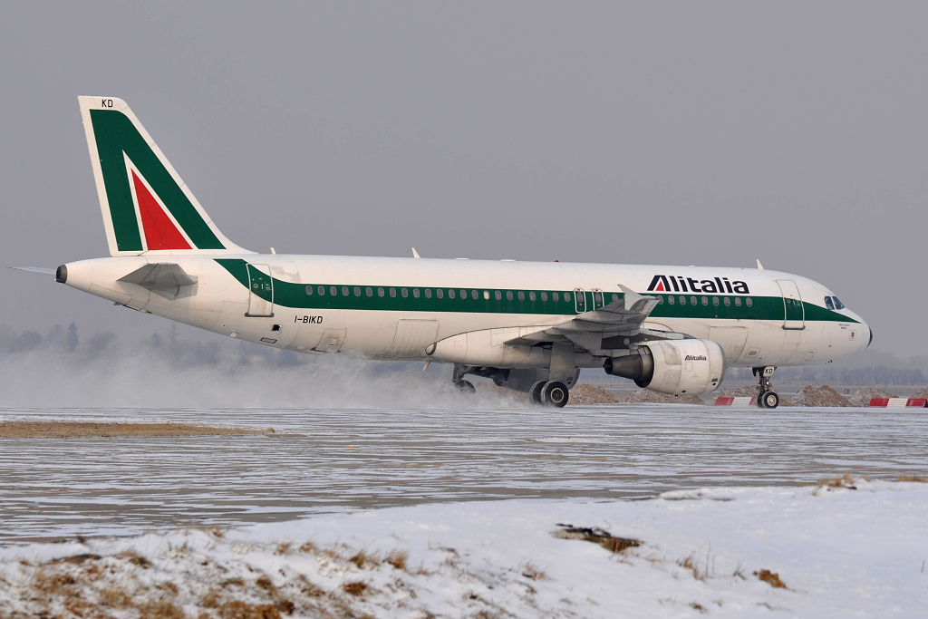 Airbus A320-200 I-BIKD, Alitalia,  AZA-8944 m - Ostrava (plet pro nov lak), 01.02.2012